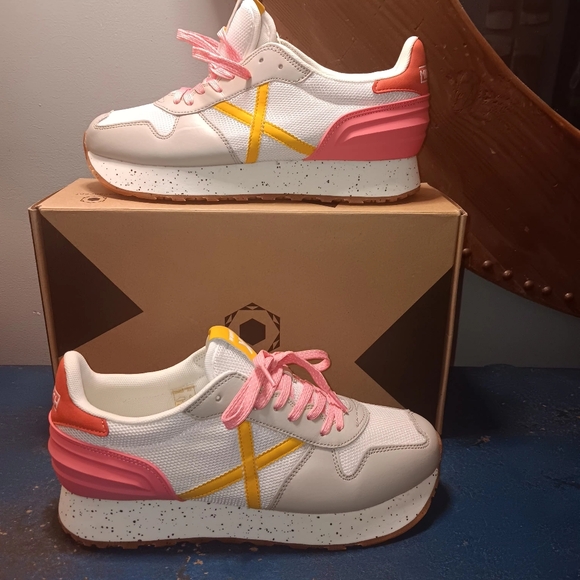 Munich sneakers - Picture 1 of 5